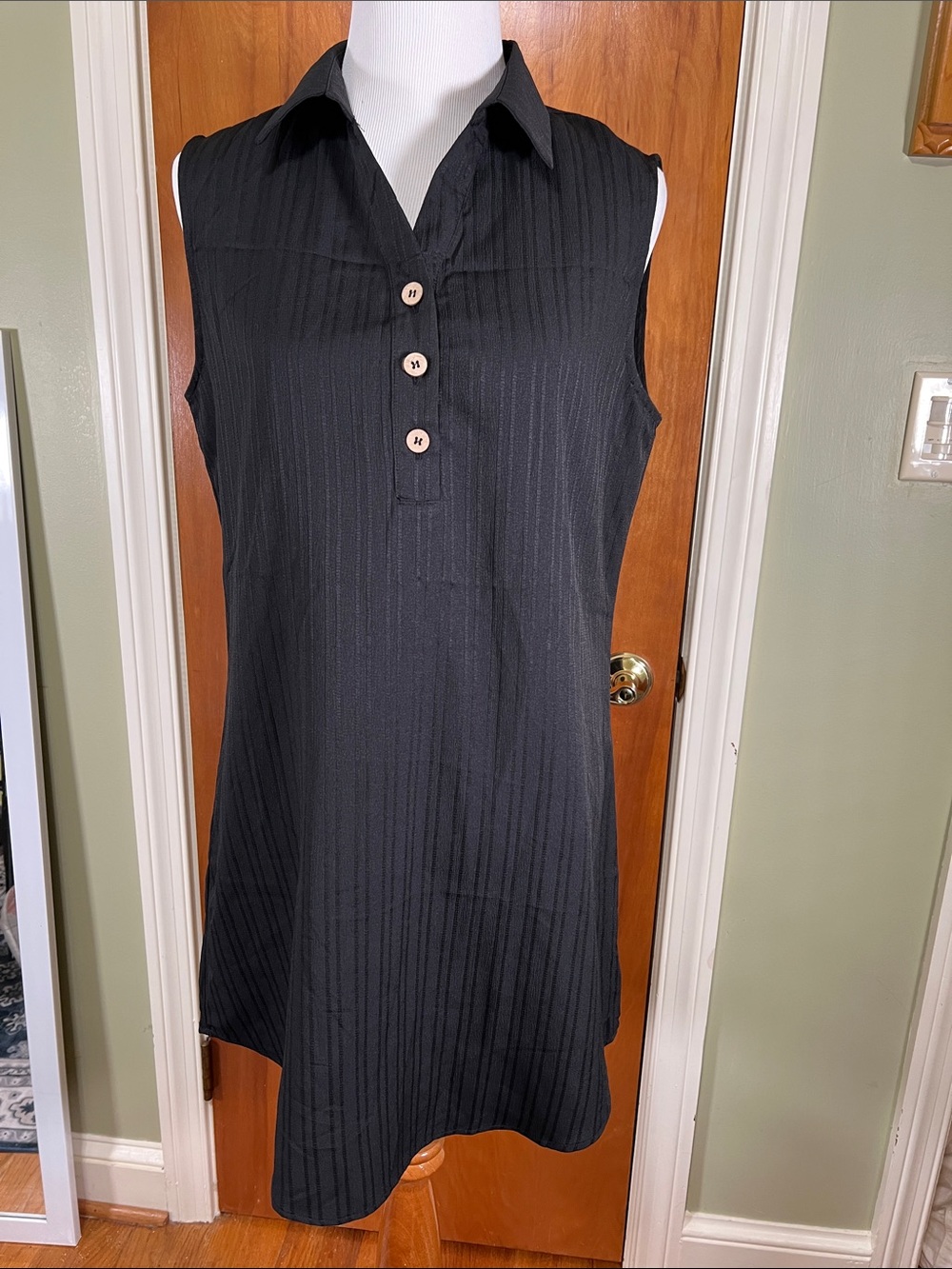 Cupshe Black Sleeveless Collared Tunic with Button Placket and Pinstripe Texture